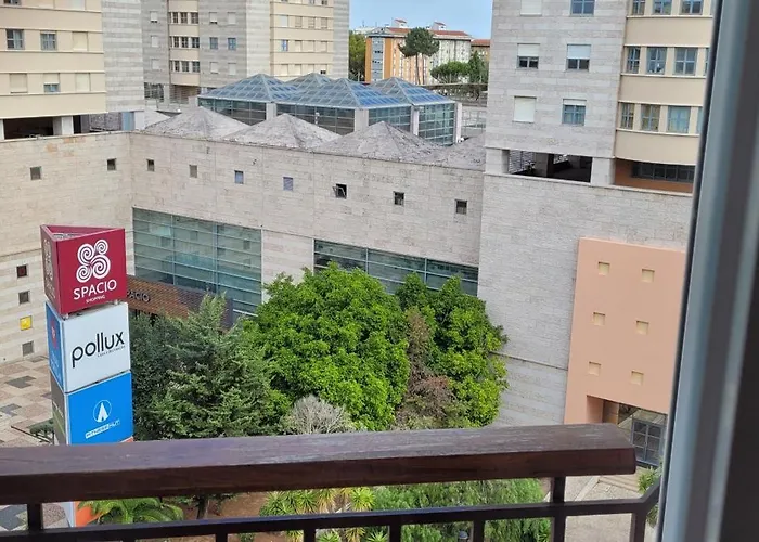 Comfy Room Near Metro